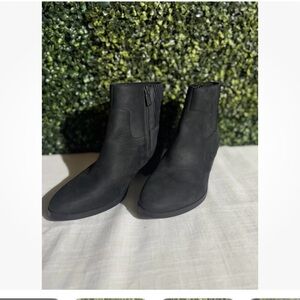 Vionic Sleek Black Ankle Booties